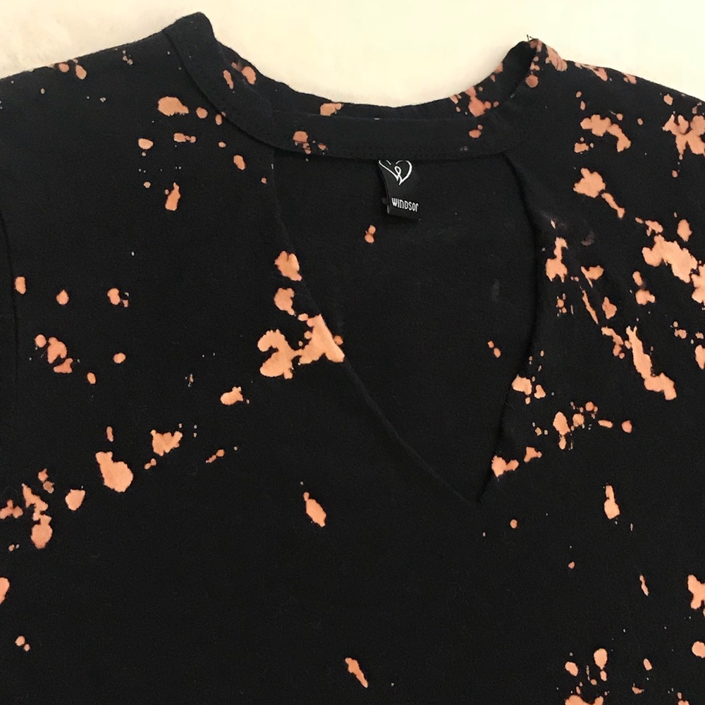 Crop Tee - Picture 2 of 3